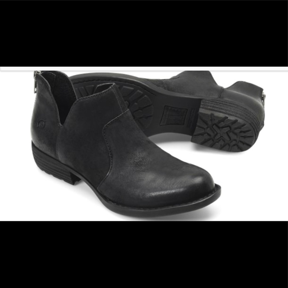 NEW BORN Kerri Distressed Boots Size 9